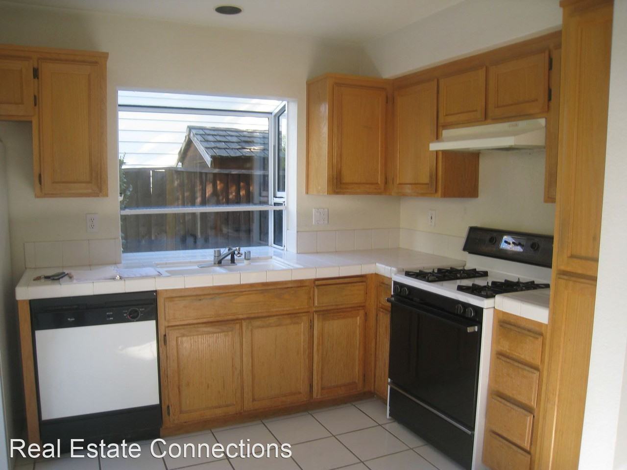 1518 Parkmont Dr - Photo 2 of 20