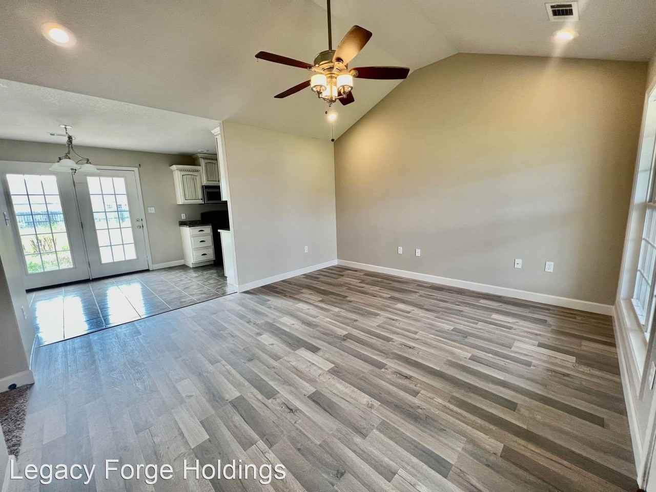 114 Meadow Dr - Photo 2 of 19