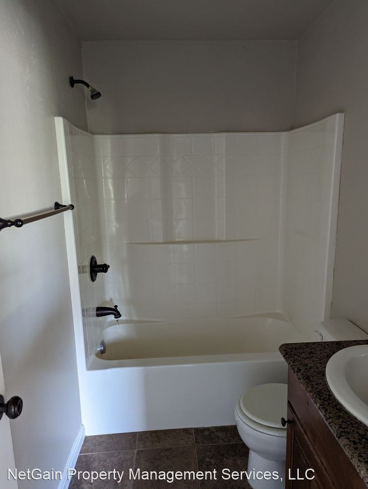 1212 S Bristlecone Dr - Photo 2 of 12