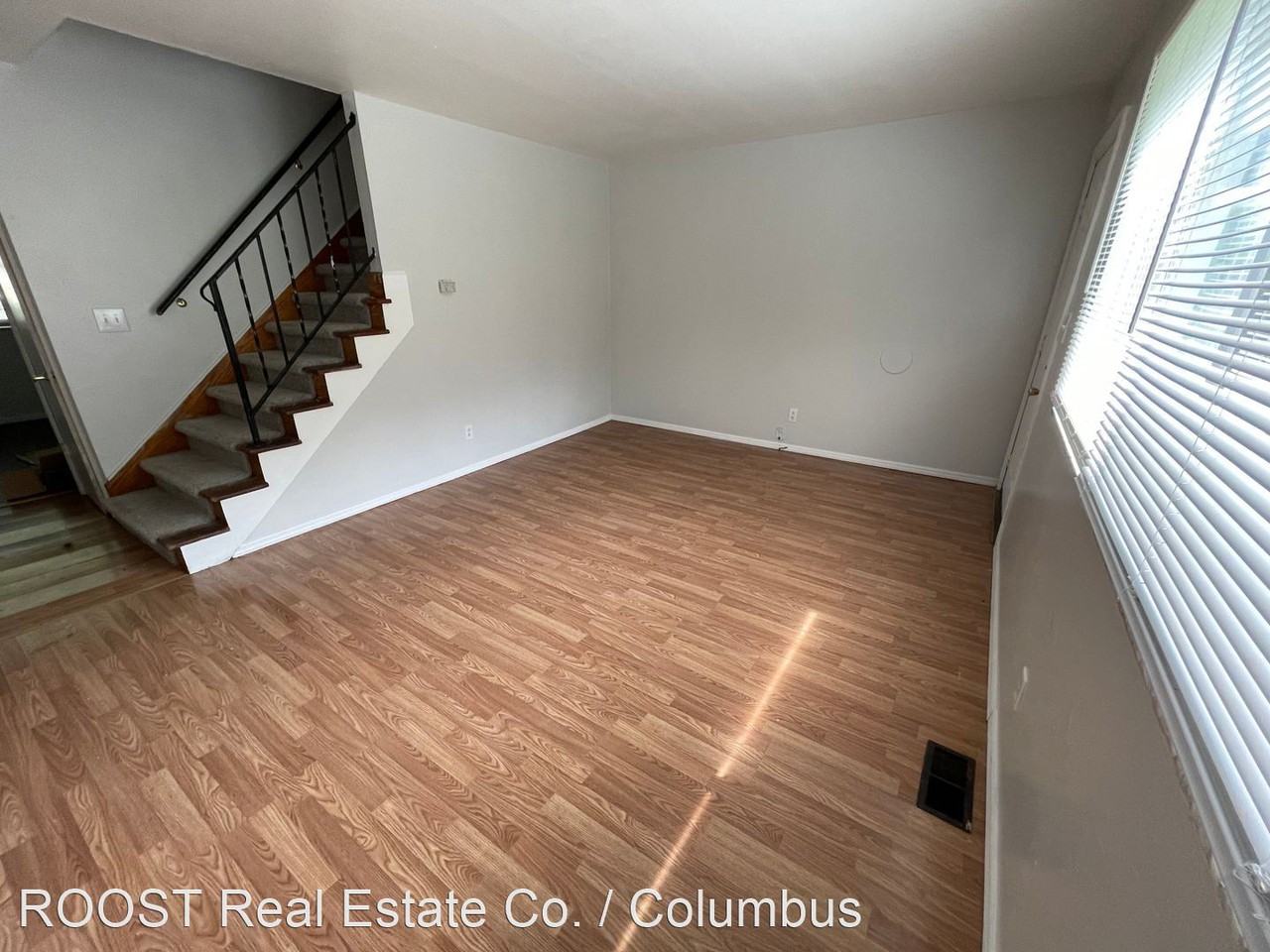 1982 Dunbar Drive - Photo 2 of 8