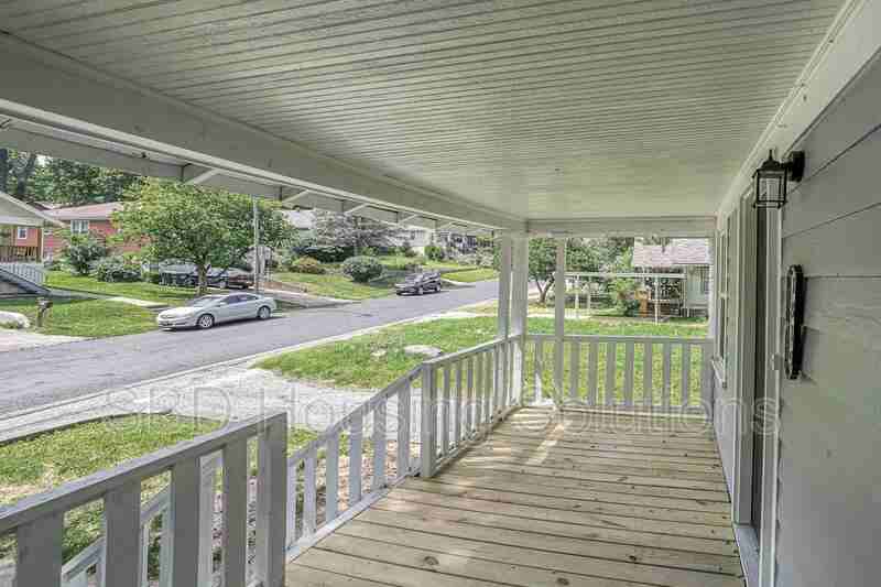 1819 S Hawthorne Ave - Photo 2 of 23