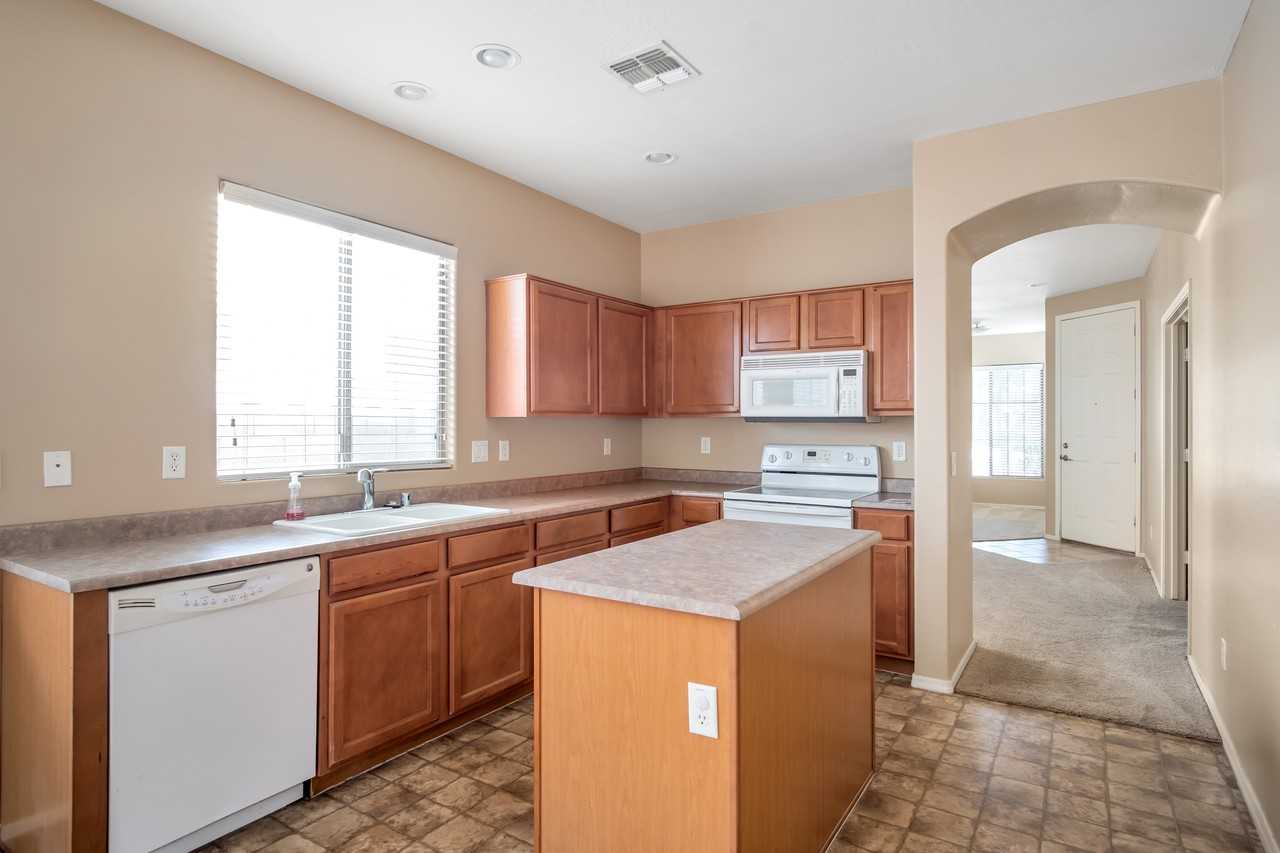 4451 E Moreno Ct - Photo 4 of 10
