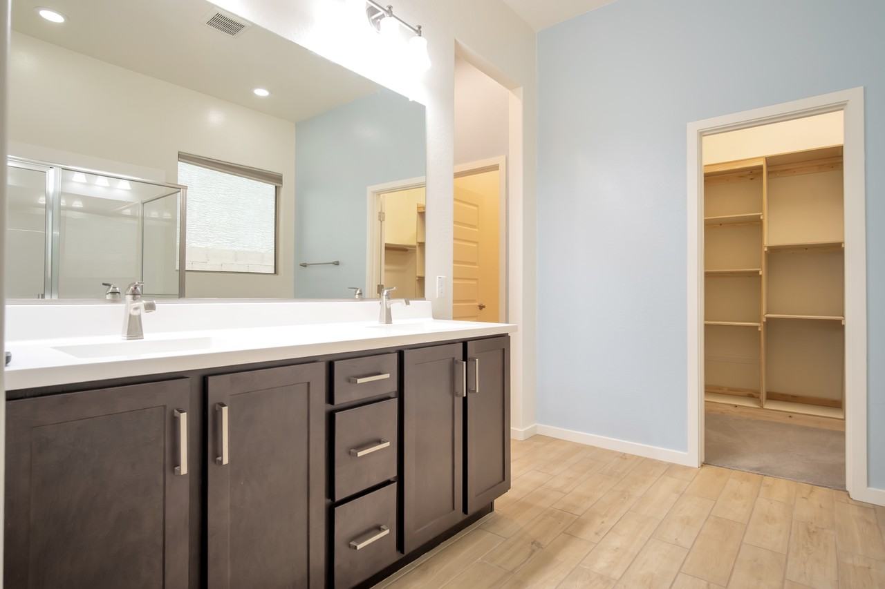 23481 S 212th St - Photo 3 of 7
