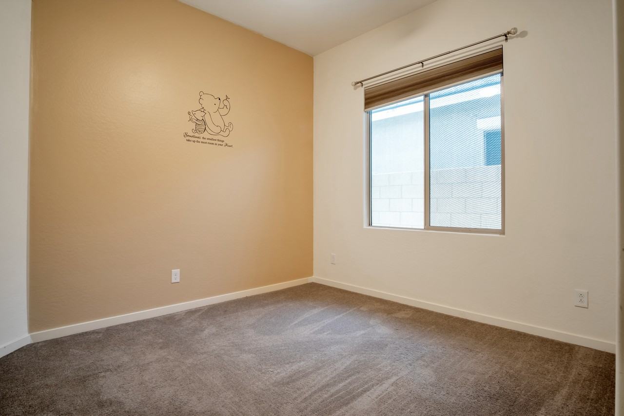 23481 S 212th St - Photo 4 of 7