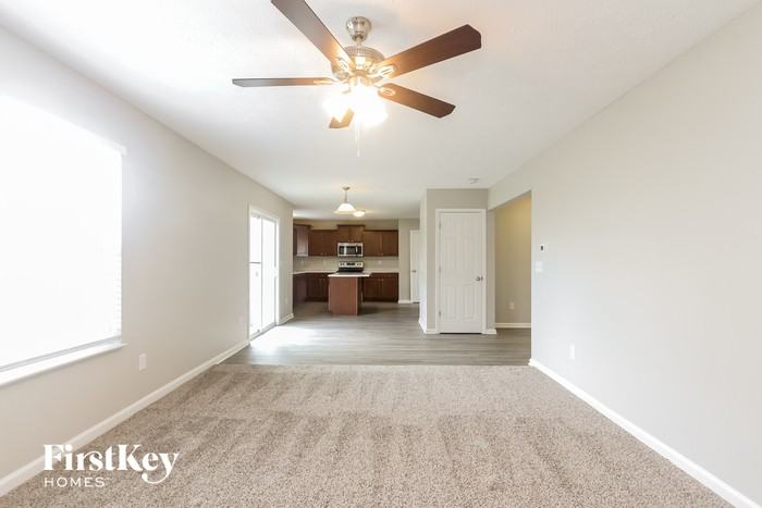 2214 Scarlet Ct - Photo 2 of 15