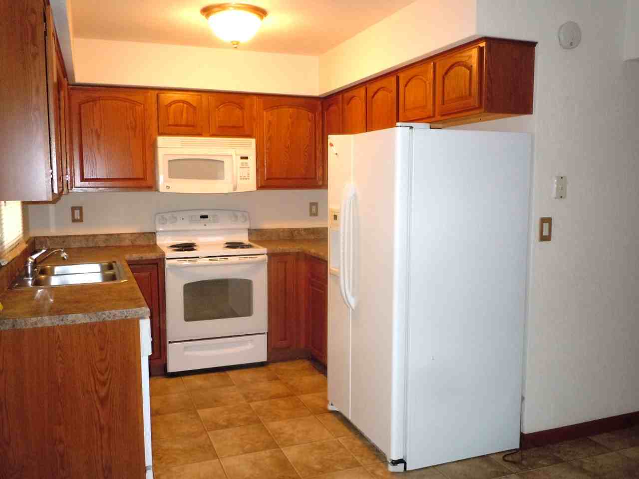 1811 Parkview Drive - Photo 5 of 21