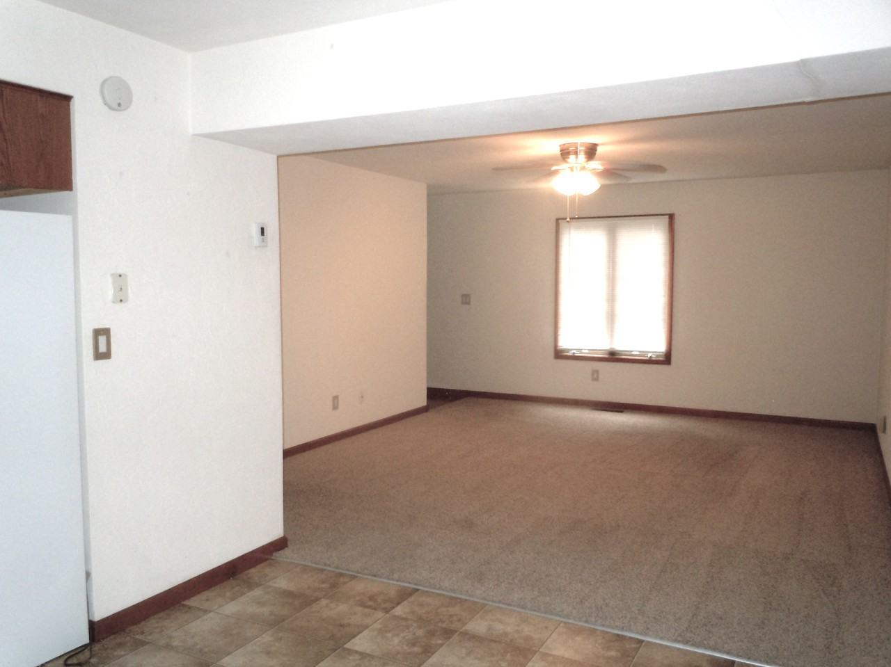 1811 Parkview Drive - Photo 4 of 21