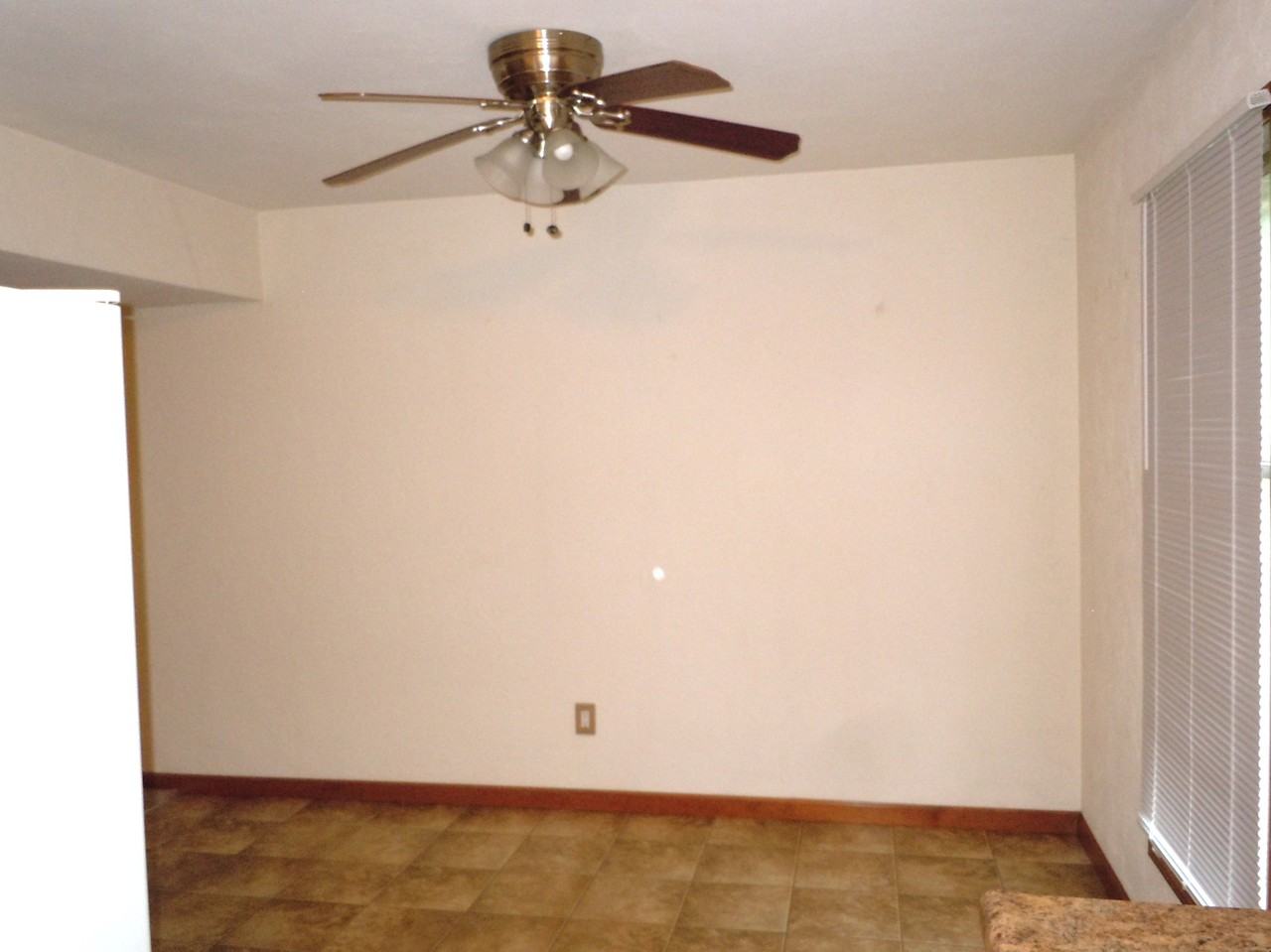 1811 Parkview Drive - Photo 7 of 21