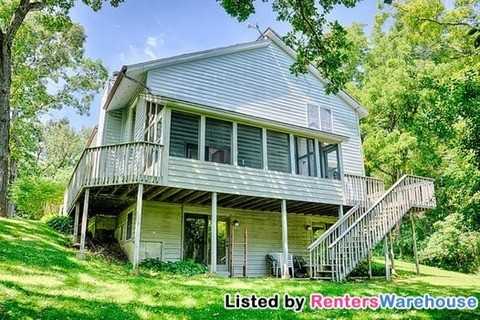 6433 Briarwood Dr - Photo 2 of 15