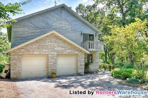 6433 Briarwood Dr - Photo 3 of 15