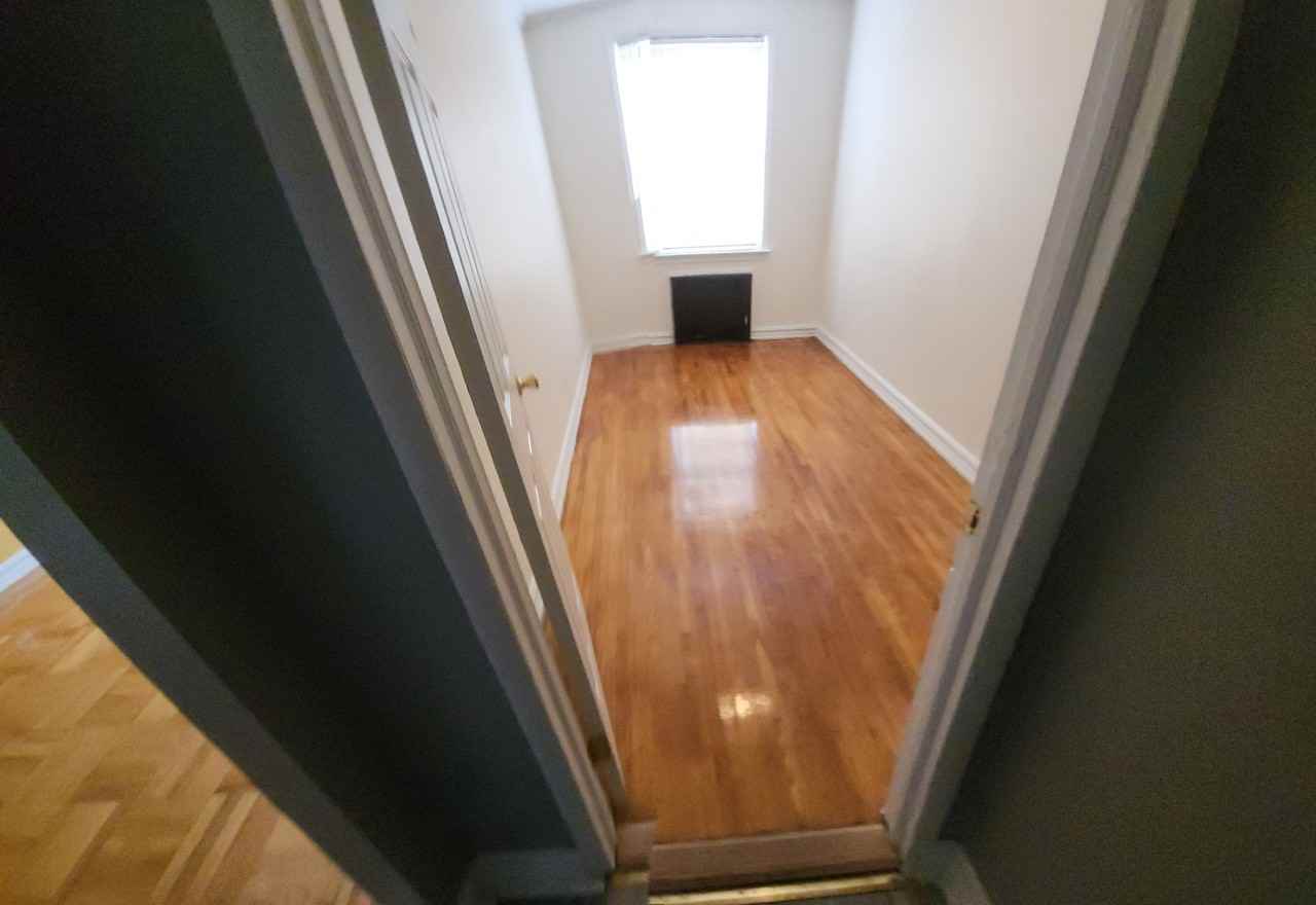 168 East 56th Street - Photo 3 of 12