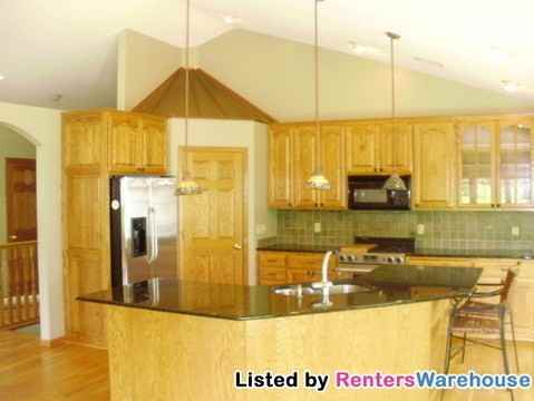 502 77th St SE - Photo 3 of 9