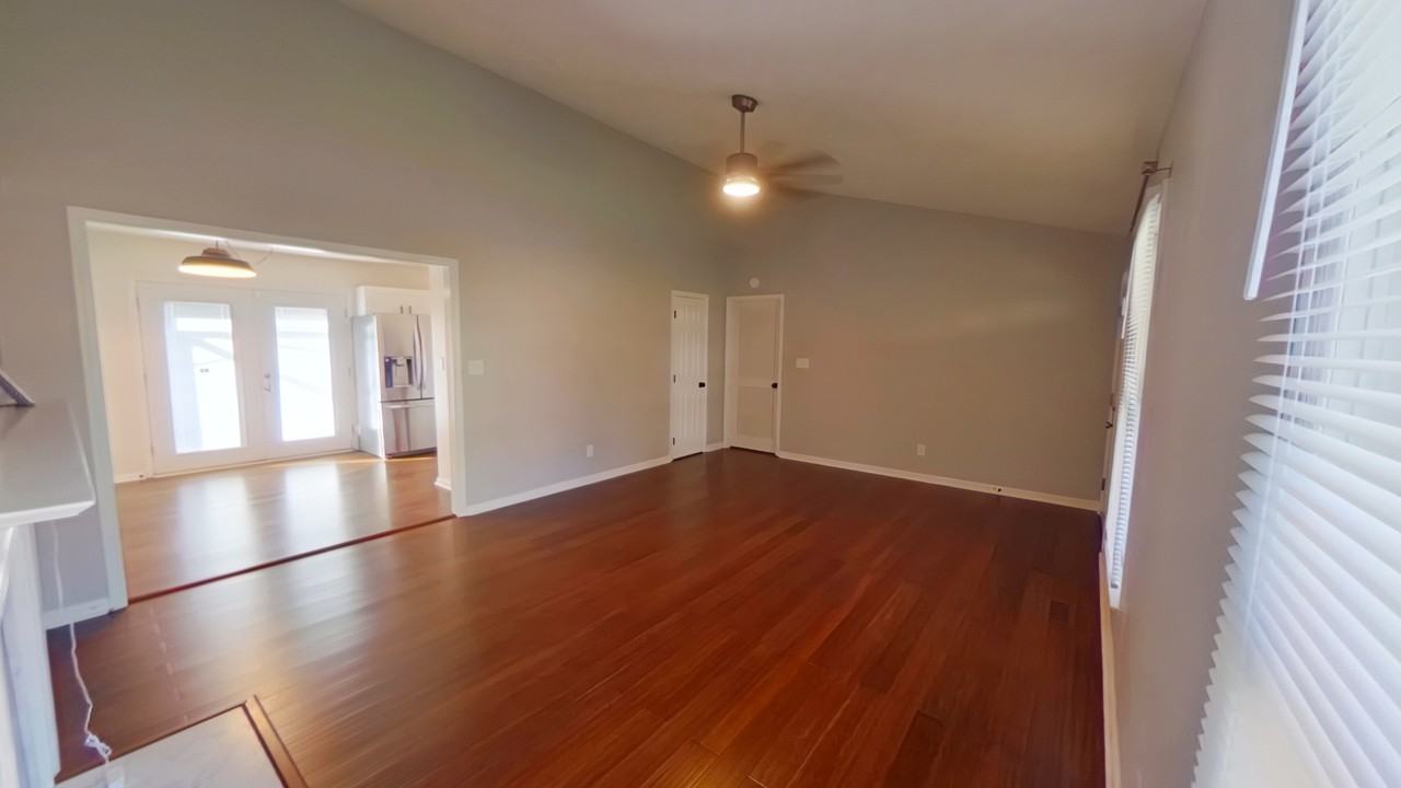 5046 Waterford Dr #1 - Photo 4 of 33