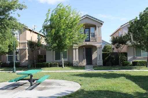 3106 English Oak Cir - Photo 2 of 16