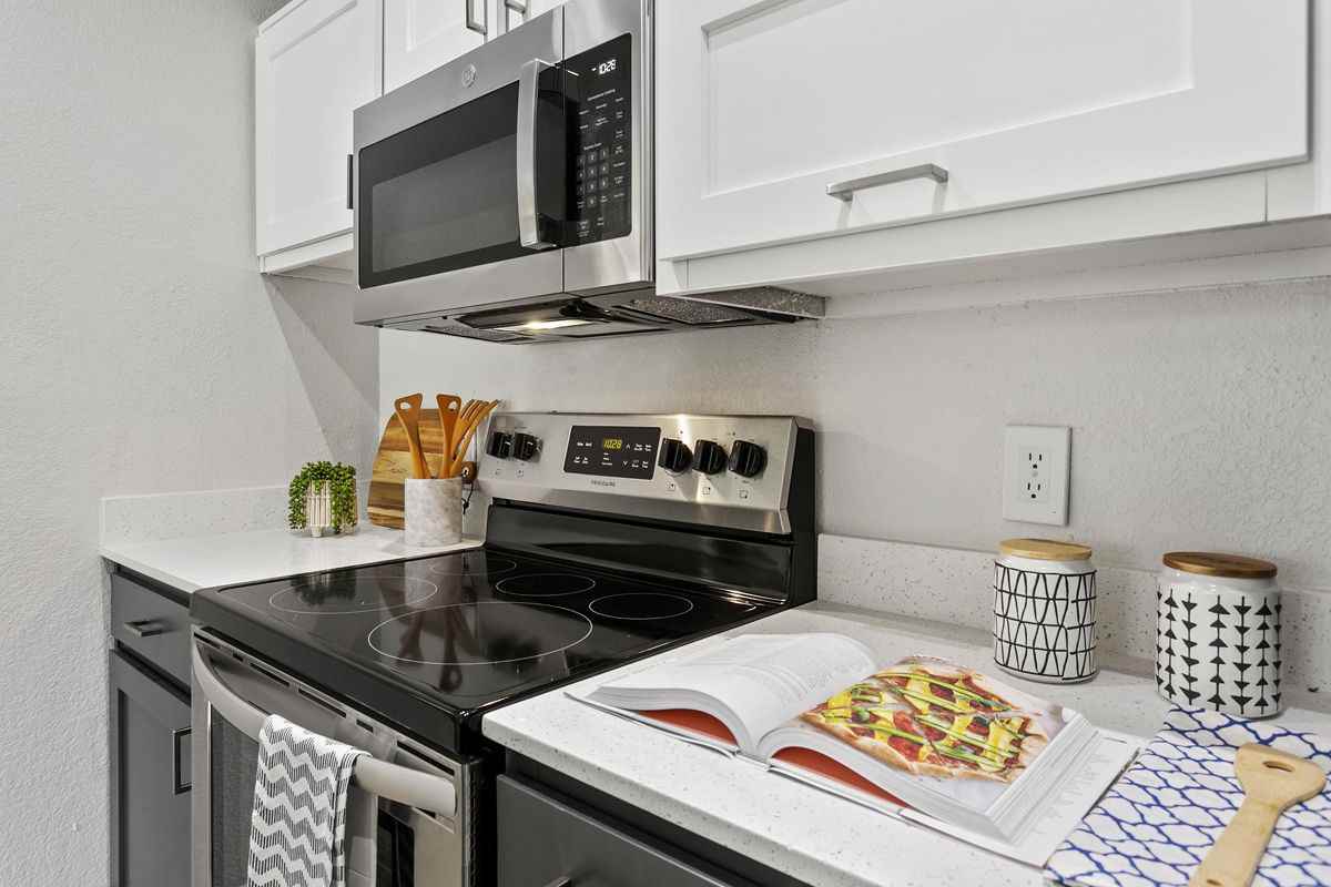 Jade Scottsdale - Photo 5 of 37