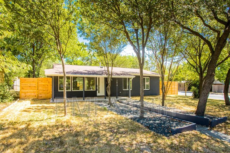 1614 Corona Dr - Photo 2 of 30