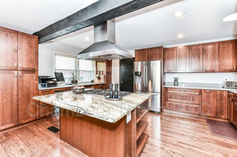 1328 N Ivanhoe St - Photo 5 of 36