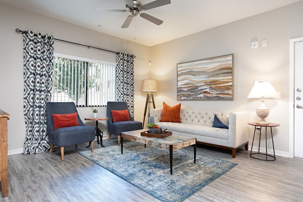 Zinc - Photo 5 of 31