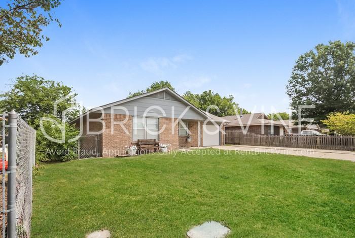 525 Chief Stan Waite Ln - Photo 2 of 17