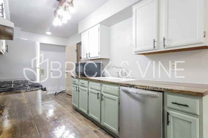 525 Chief Stan Waite Ln - Photo 3 of 17