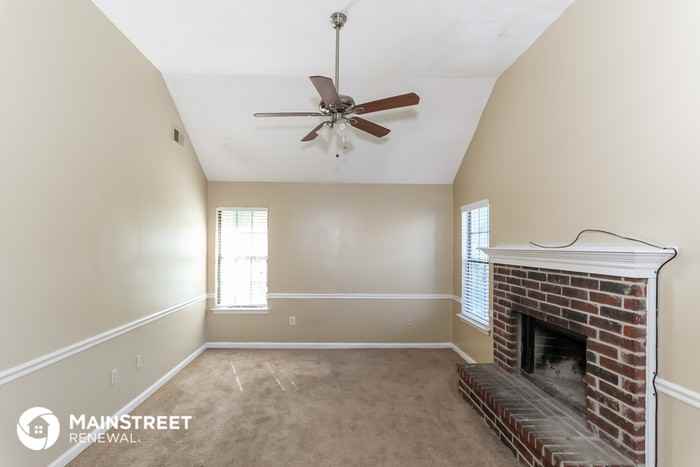 4319 Brickwood Ln - Photo 3 of 16