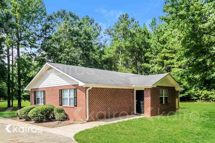 300 Beaver Pointe Dr - Photo 2 of 16