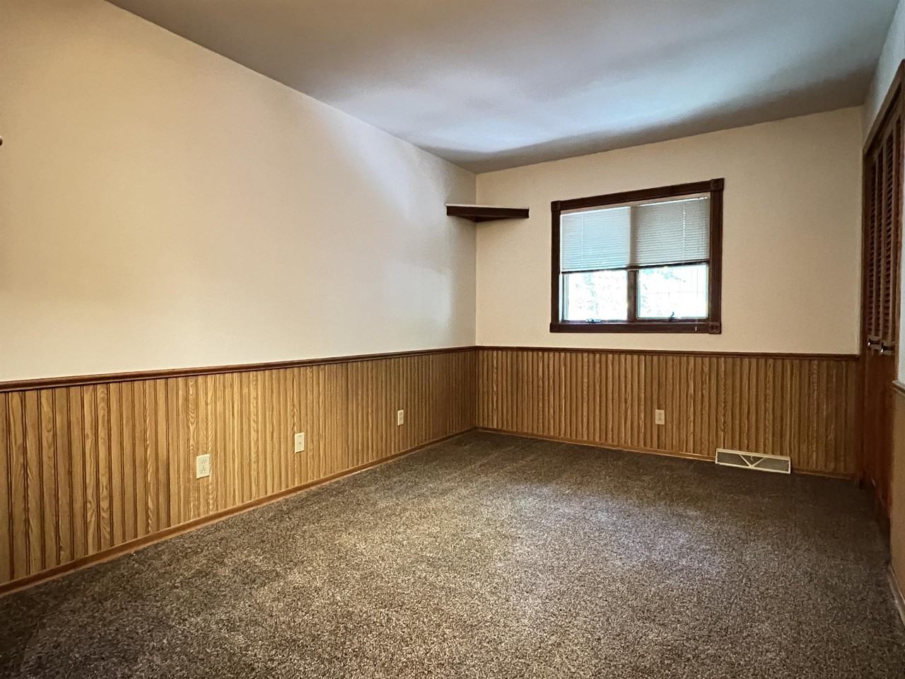 104 Sunset Dr #1 - Photo 6 of 11