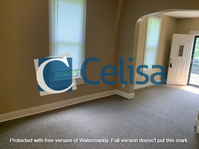 1125 Summit St #1 - Photo 3 of 9