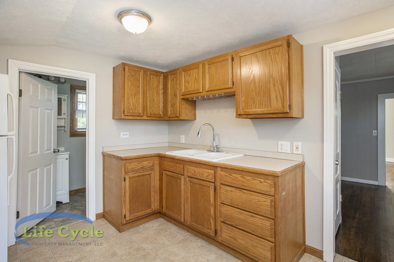 243 Lane Ave Nw #1 - Photo 4 of 8