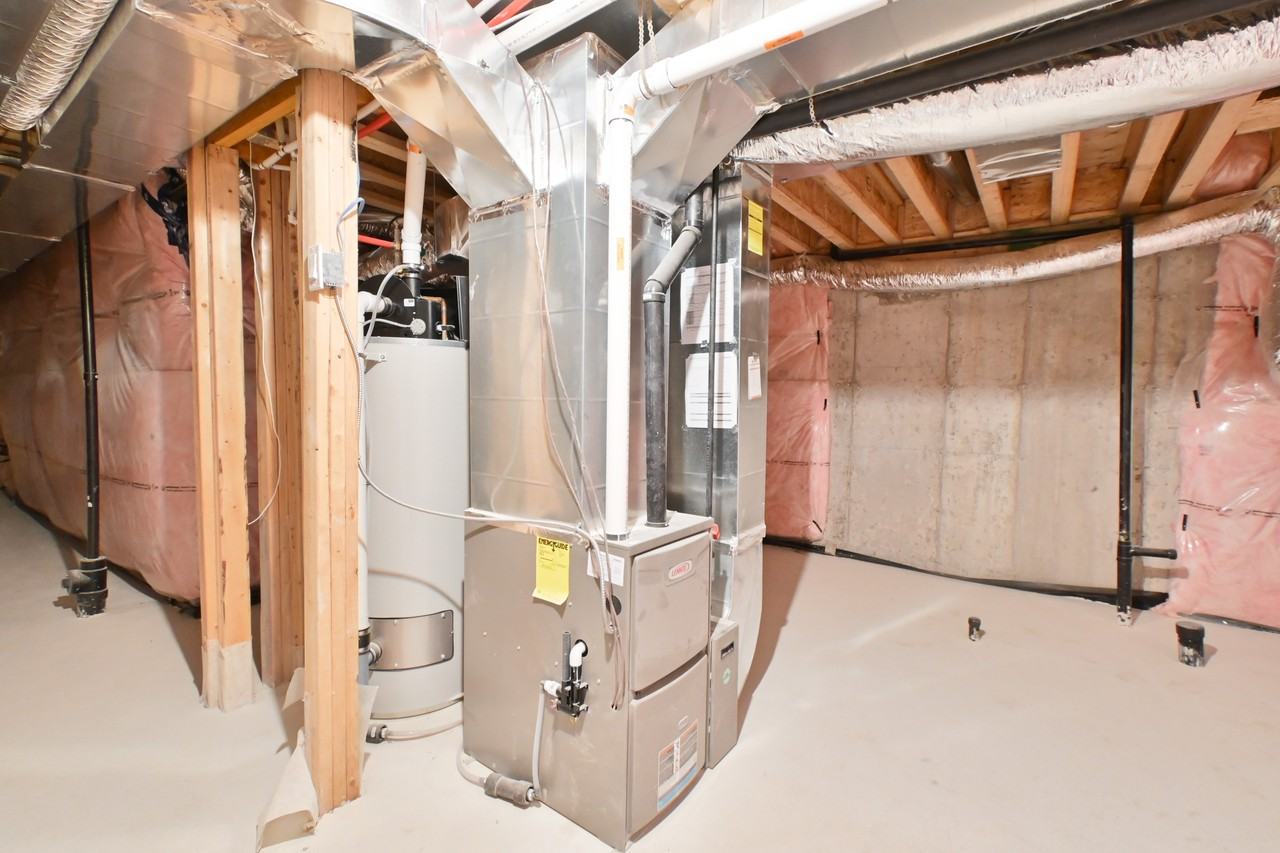 334 Laplante Street - Photo 5 of 25