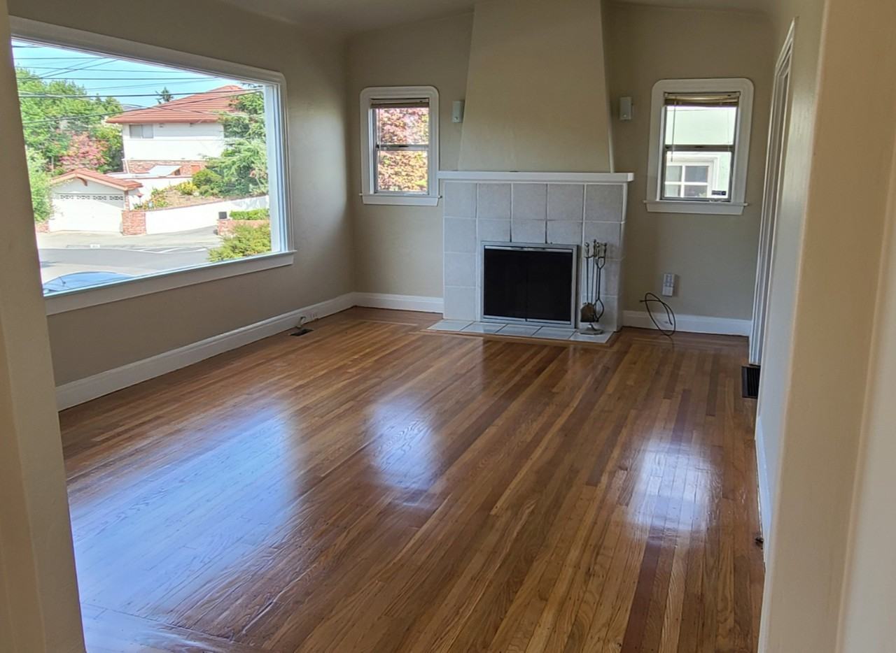 3361 Birdsall Ave - Photo 3 of 10