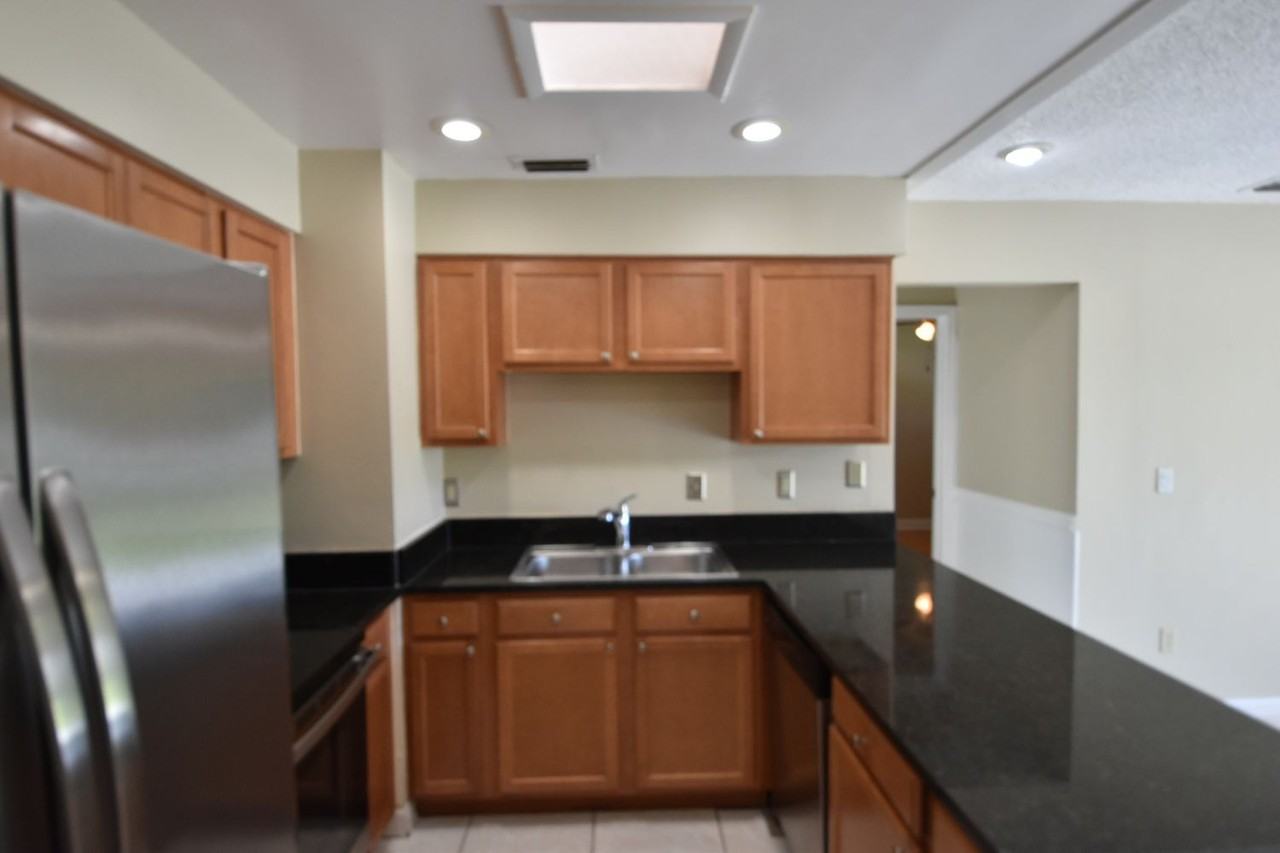 133 Hidden Lake Dr - Photo 2 of 6