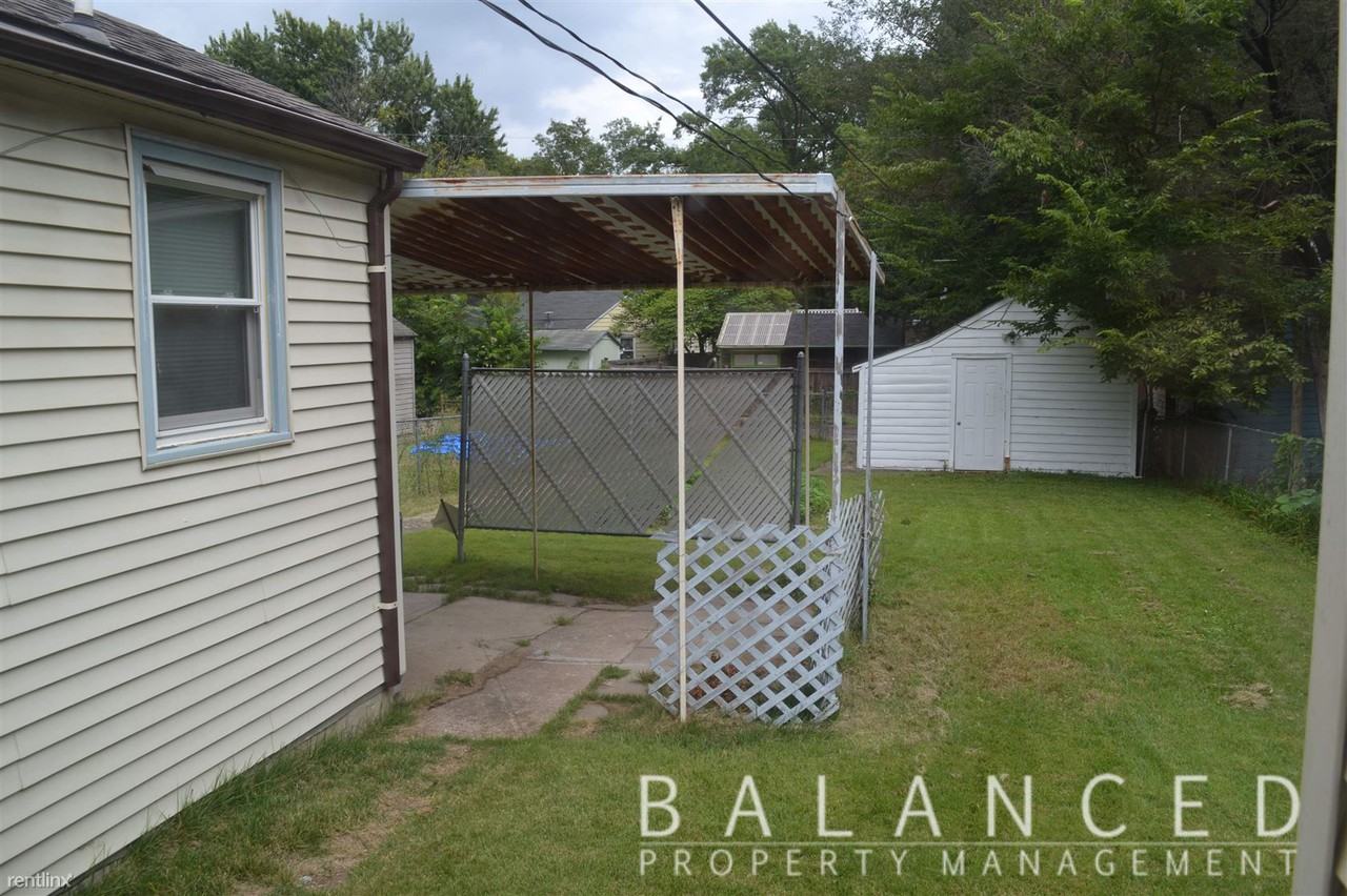 2028 Sw Lane St - Photo 2 of 13