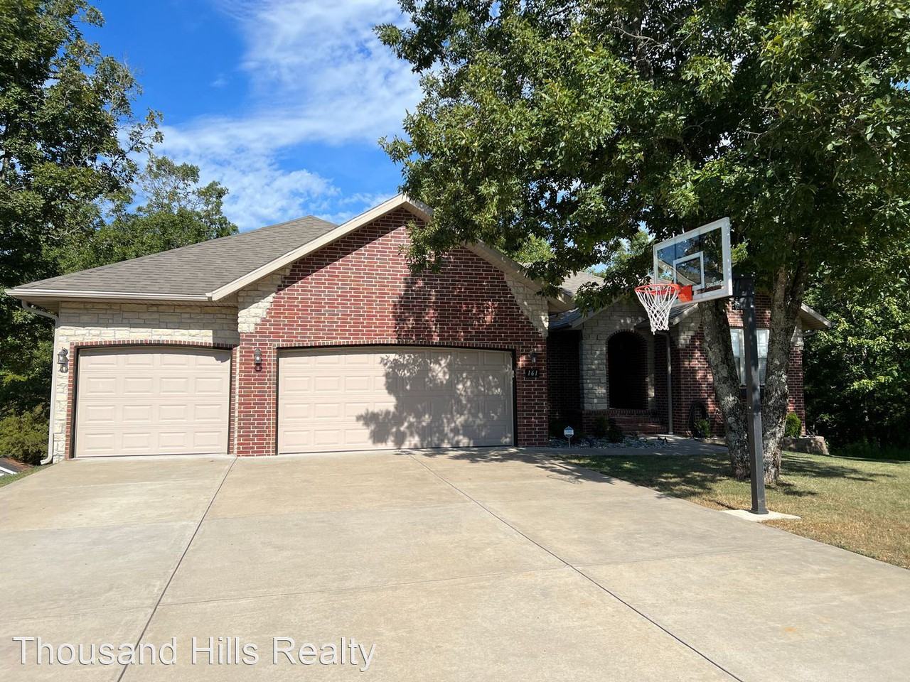 161 N Ridge Pl - Photo 3 of 6