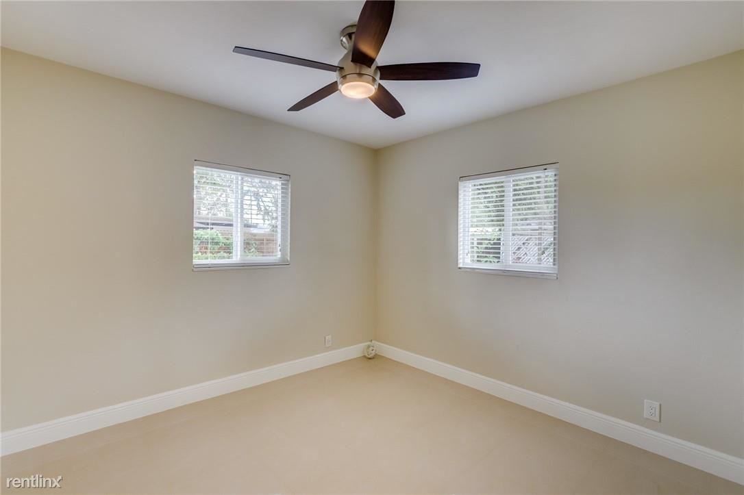 1508 Sw 20th Ave - Photo 2 of 9