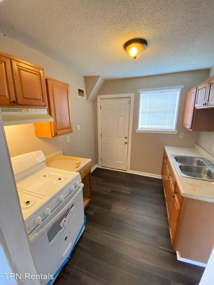 1302 Fullilove Dr - Photo 2 of 5