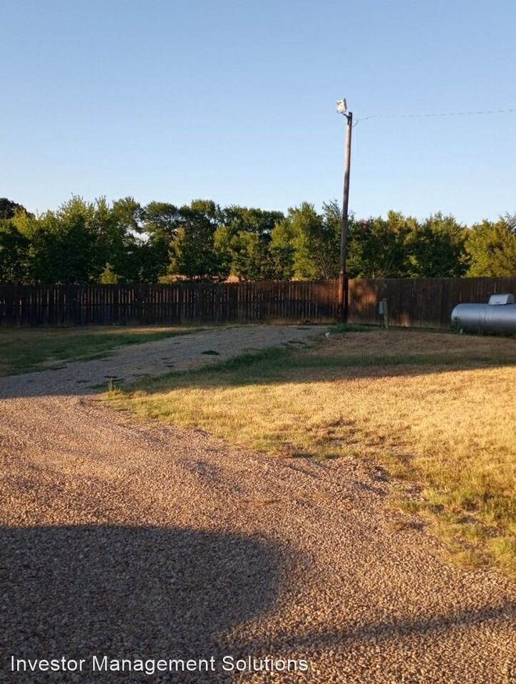 2070 N. Highway 69 - Photo 3 of 7