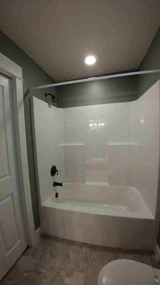 2415 Ne Daphne St - Photo 2 of 44