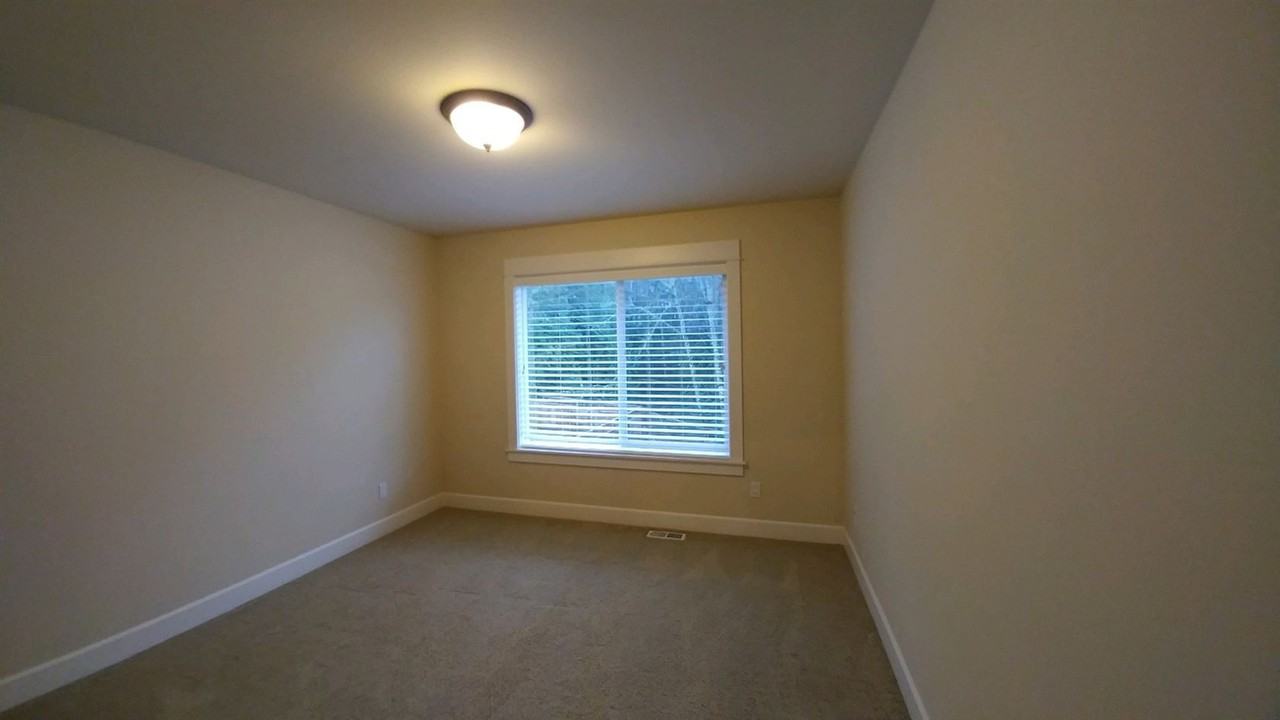 2415 Ne Daphne St - Photo 3 of 44