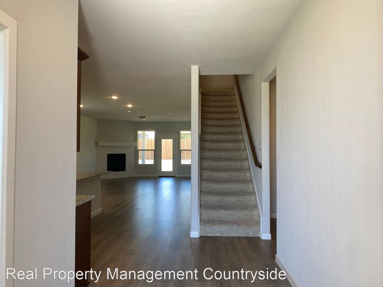 442 Diamond Creek Dr - Photo 3 of 22