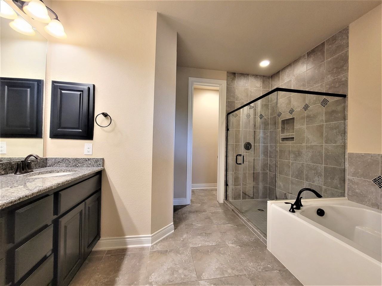 15347 Westland Gate Dr - Photo 3 of 7