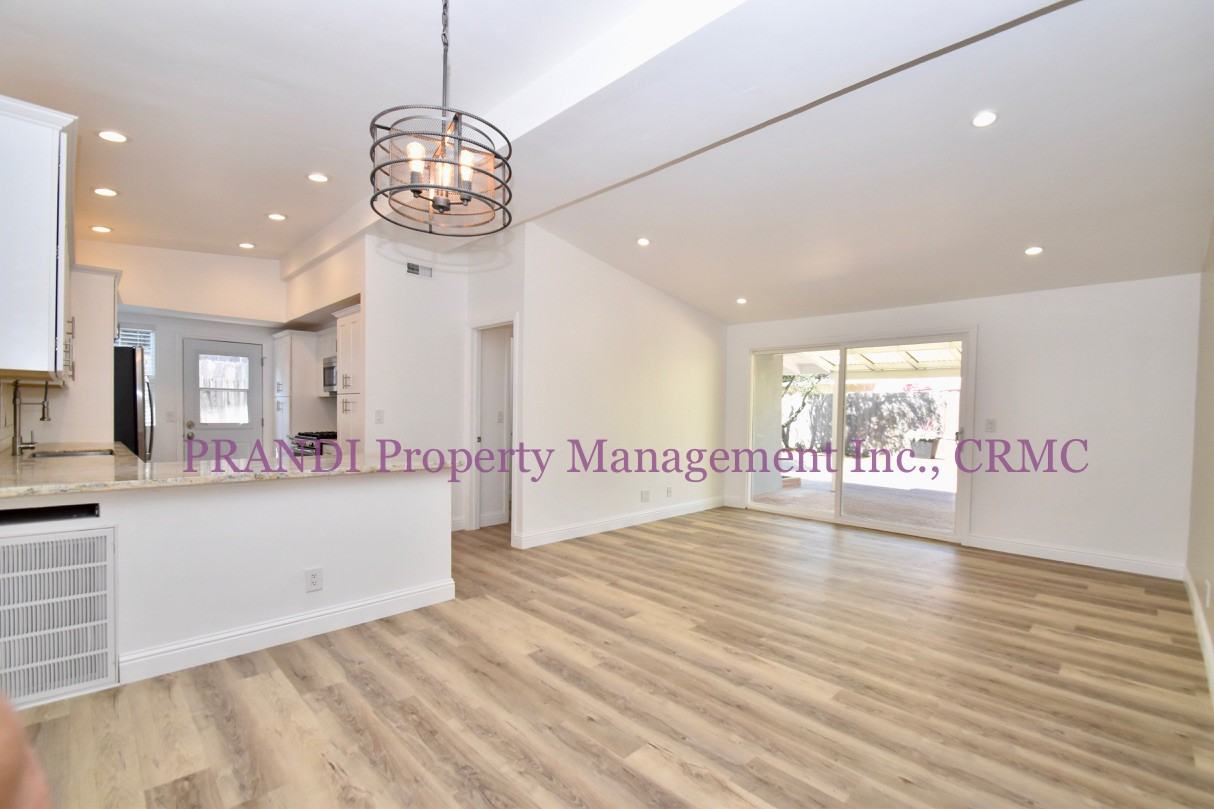 1600 Vendola Dr - Photo 3 of 14