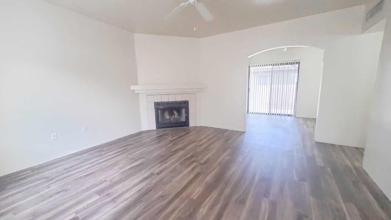 None 3409/19 E Water St - Photo 3 of 34