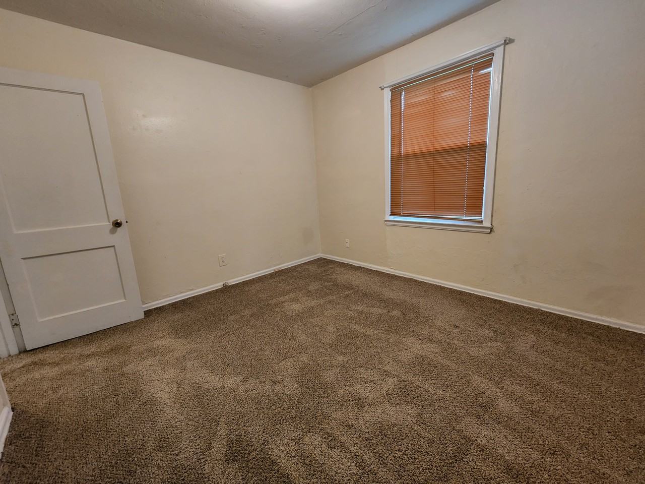 109 Nw Gilliland Rd - Photo 2 of 2