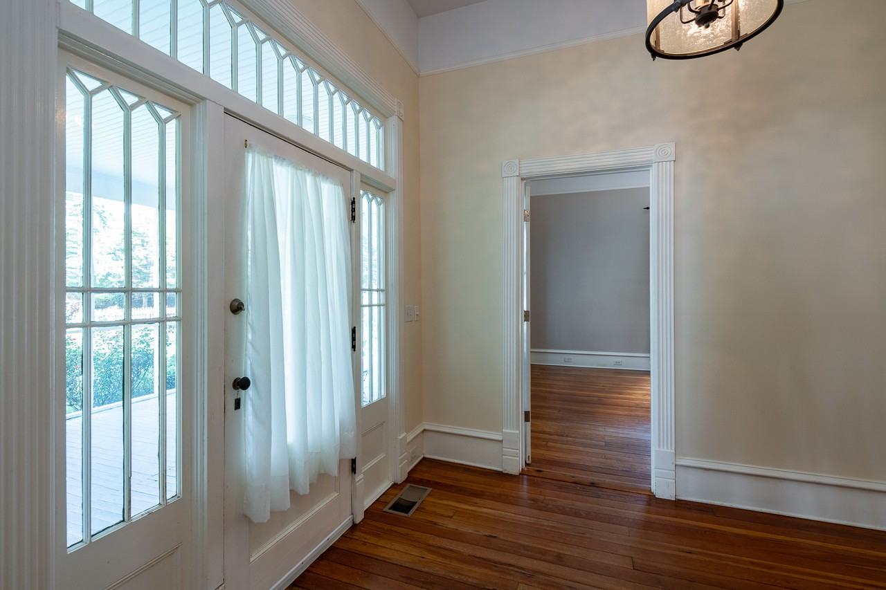 765 Woodland Ave Se - Photo 4 of 49