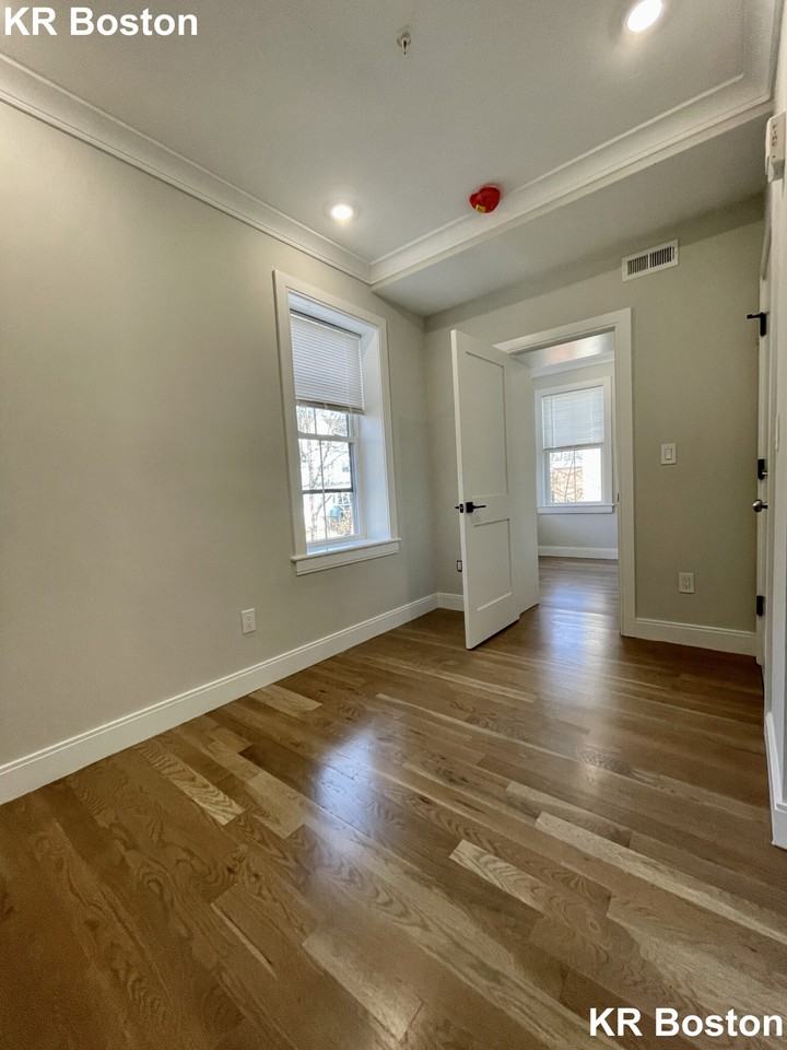 Englewood Ave. & Strathmore #6 - Photo 7 of 39