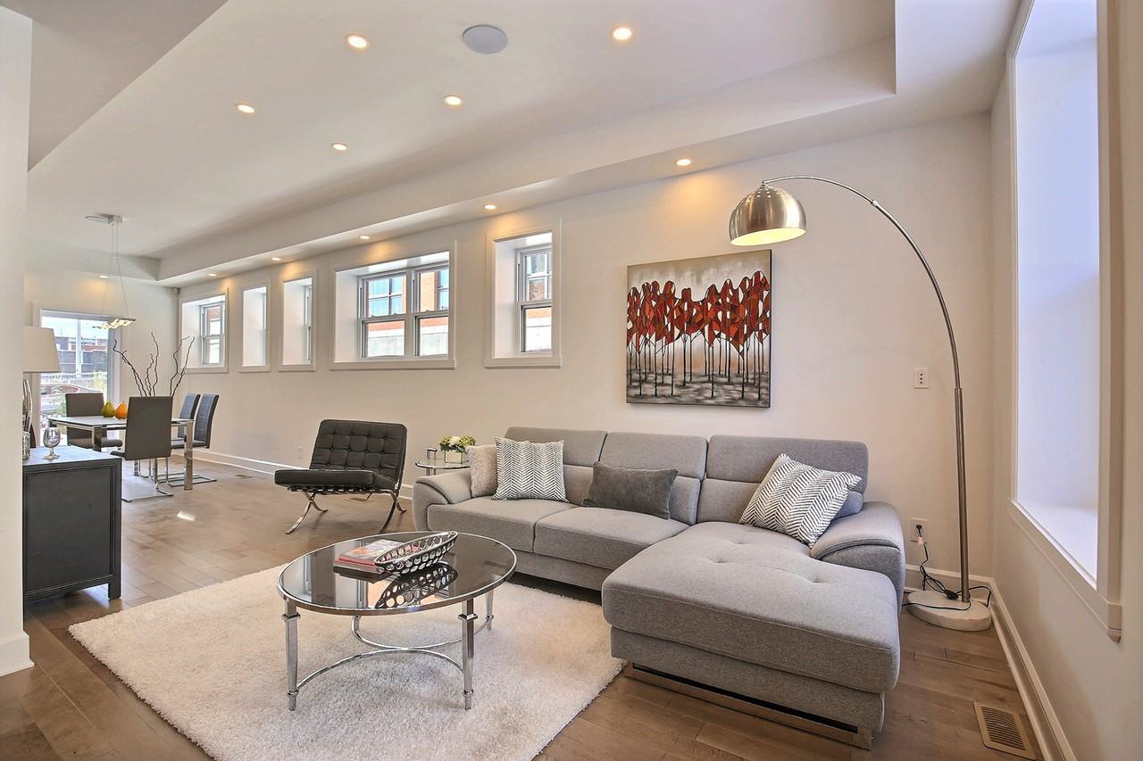 2250 Avenue Prud'homme - Photo 2 of 31