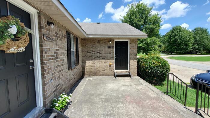 1120 Micha Way - Photo 2 of 31