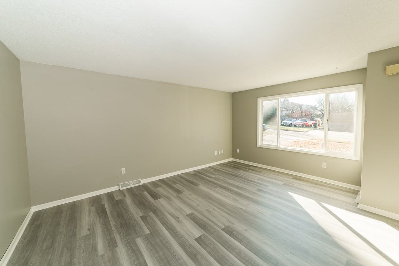 3403 Sw 44th Pl - Photo 3 of 12