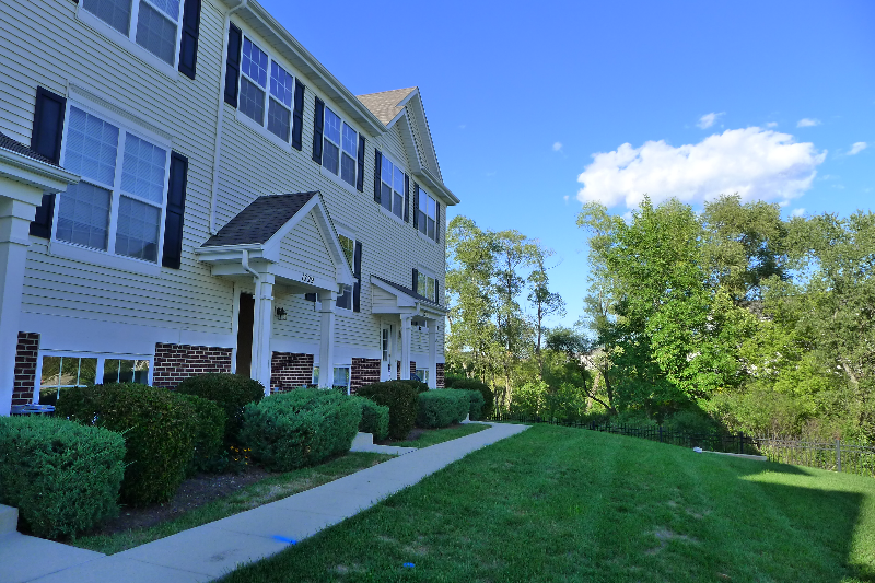 1729 W Turtle Creek Ln - Photo 2 of 12